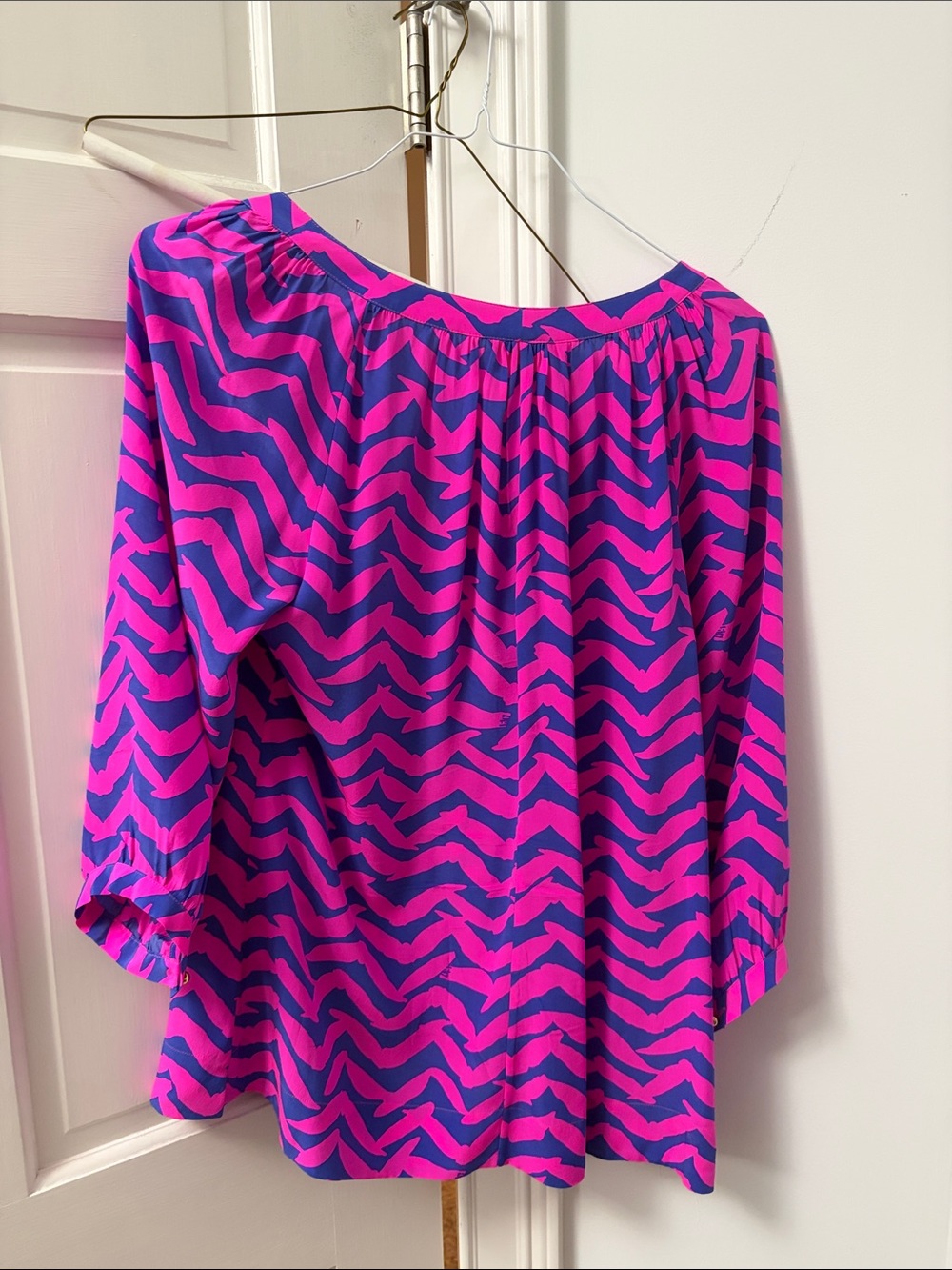 Lilly Pulitzer Bold Pink and Blue Printed Women’s Blouse - Picture 2 of 2
